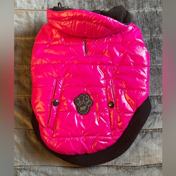 Canada Pooch - Picture 1 of 5